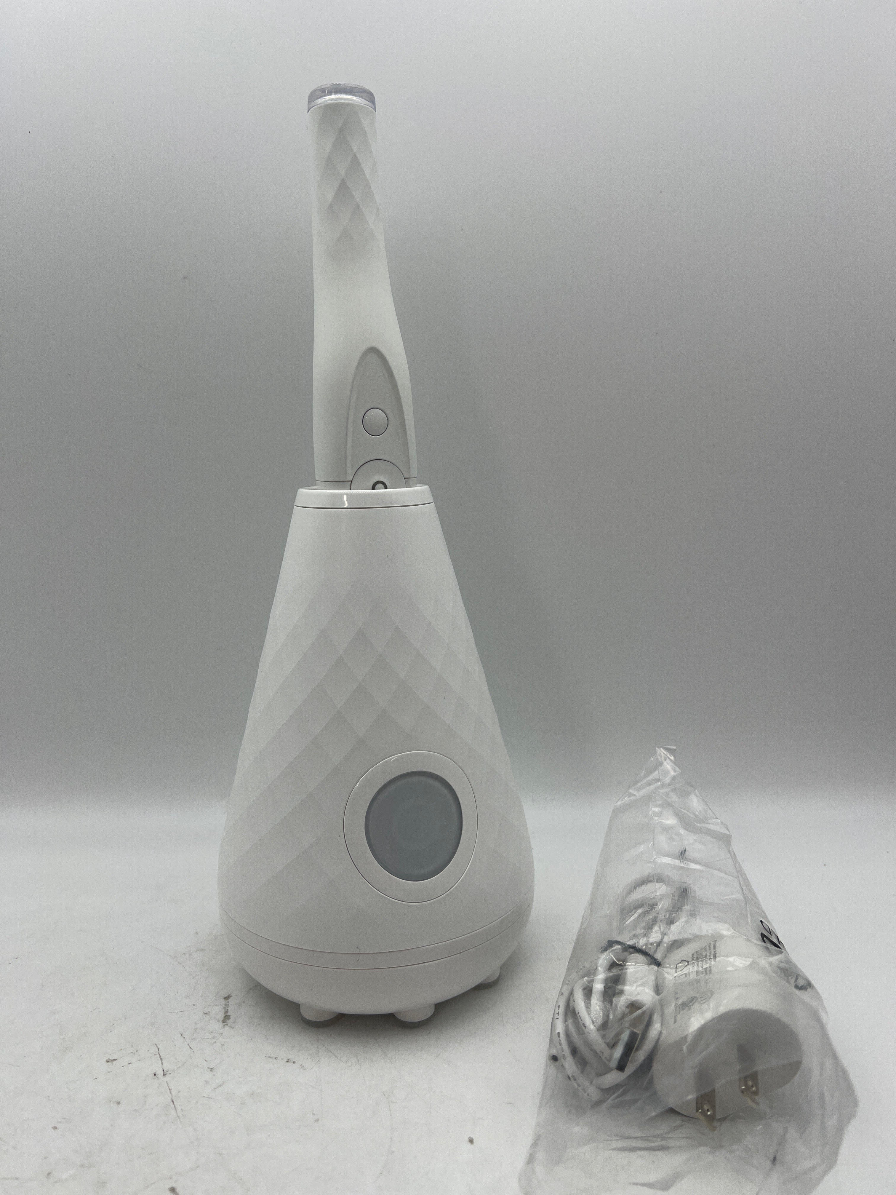 Tao Clean UV Sanitizing Sonic Toothbrush and Cleaning Station