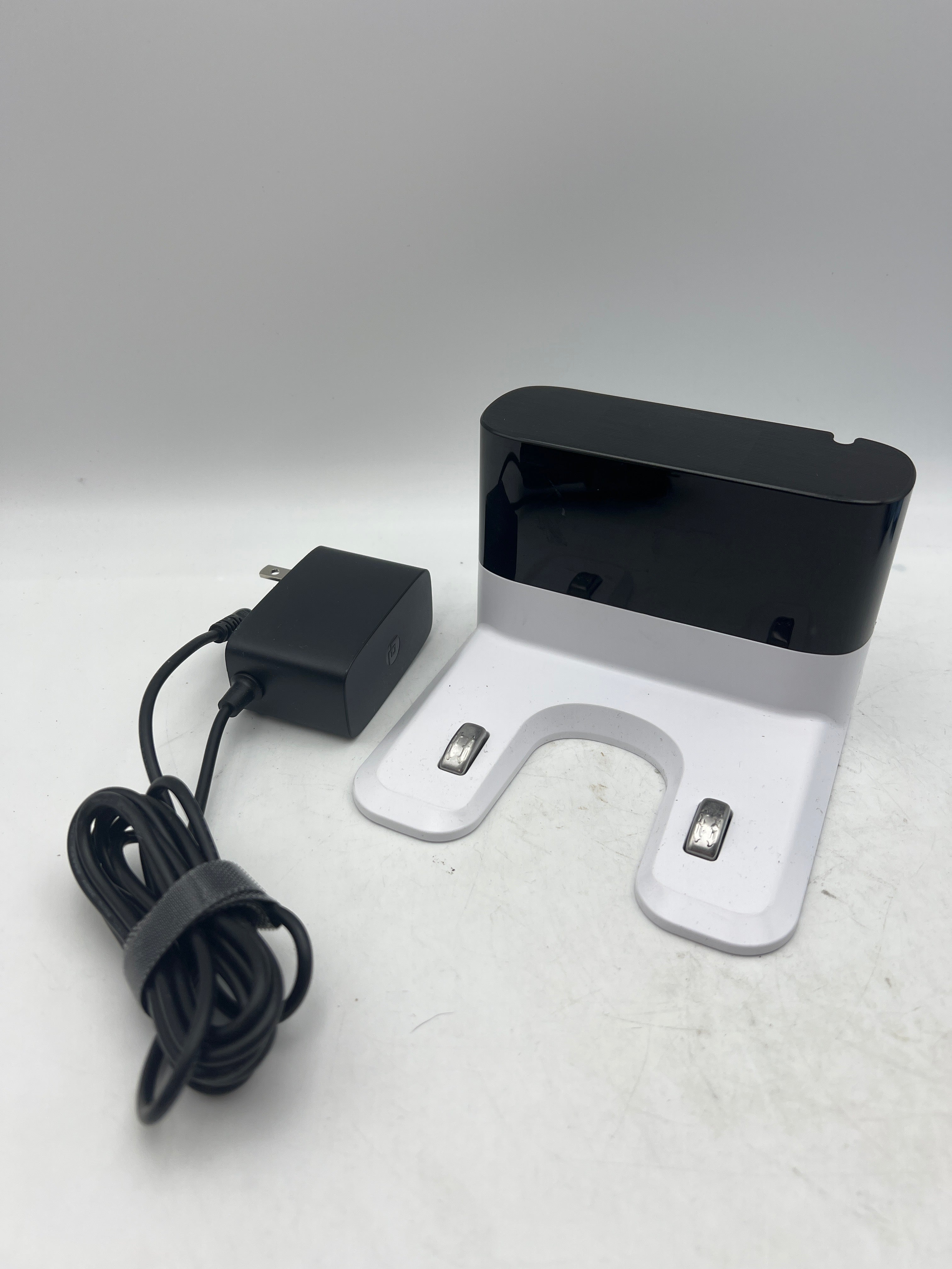 Lefant M210 Pro with charging dock