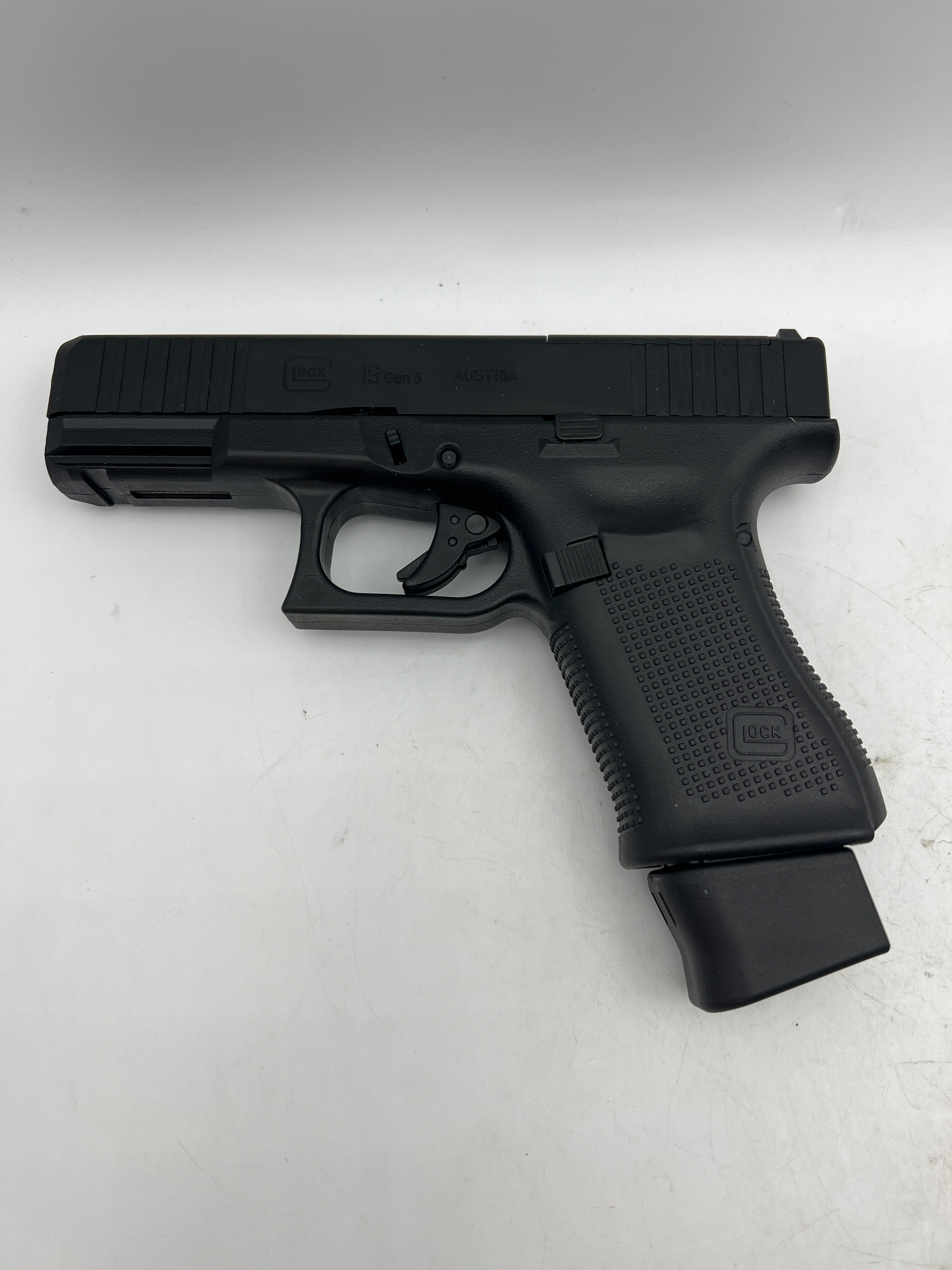 Glock 19 Gen 5 MOS .177 Caliber BB Gun Pistol