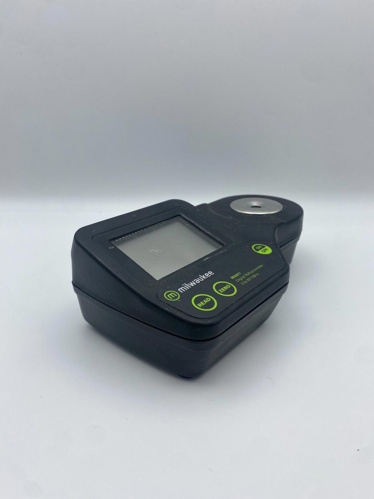 Milwaukee Instruments MA871 Digital Brix Refractometer