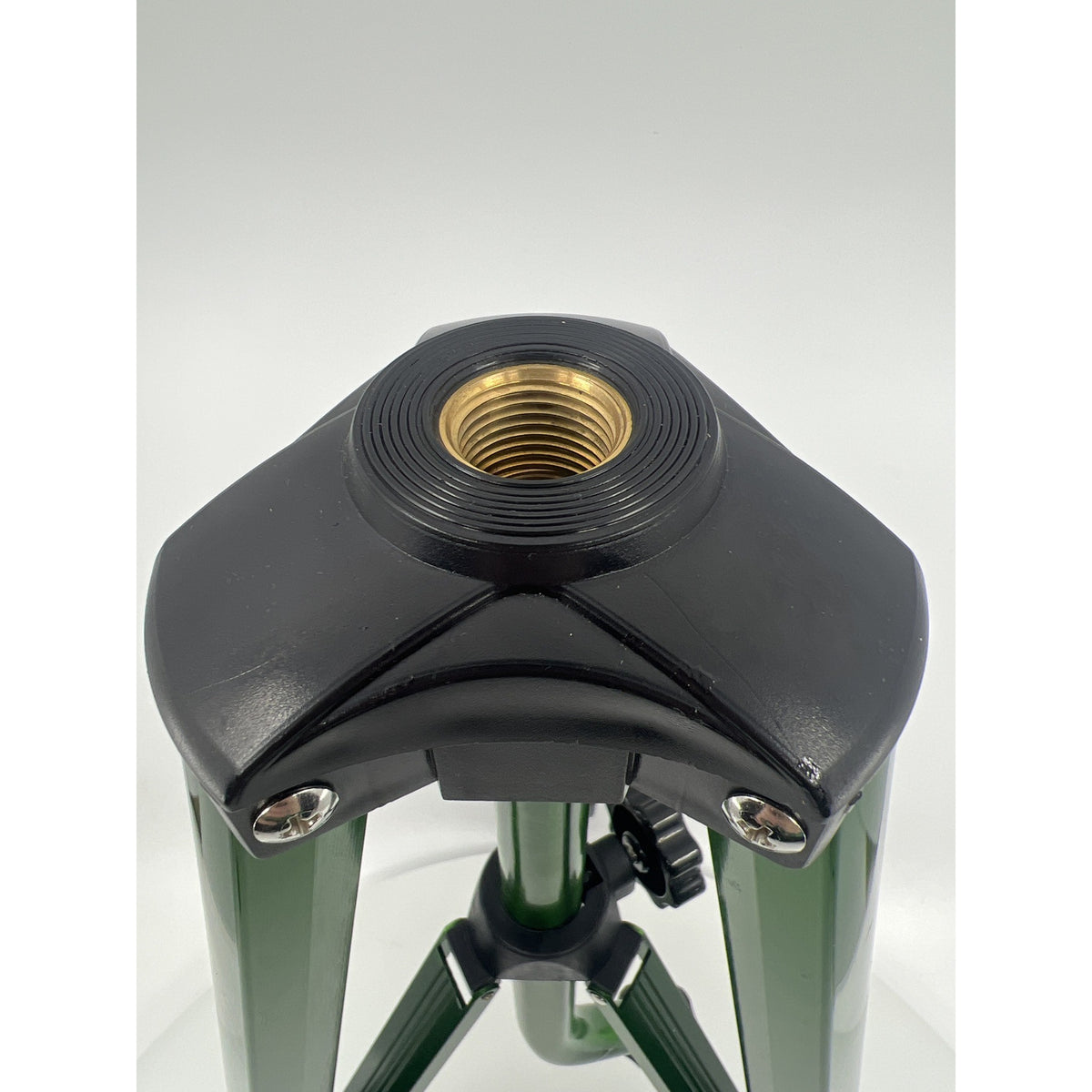 Pattiumo Impact Sprinkler on Adjustable Tripod, Green, Like New — photo 4