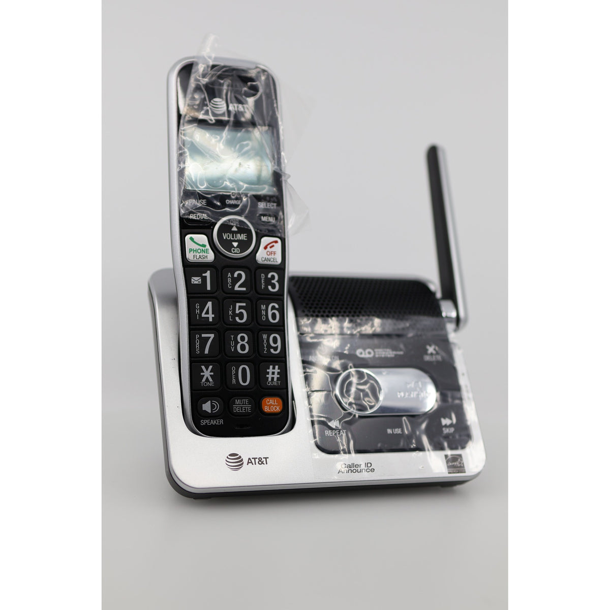 AT&T BL102-5 Cordless Phone 5-Handset DECT 6.0 Silver/Black Like New — photo 7