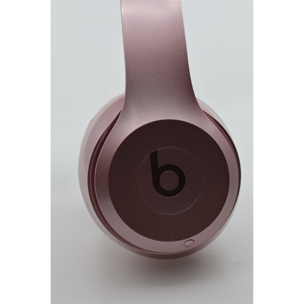 Beats Solo 4 Wireless On-Ear Headphones Metallic Pink Open Box — photo 4