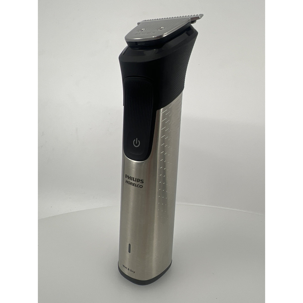 Philips Norelco Multigroom 7000 MG7910/49 19-Piece Trimmer Like New — photo 10