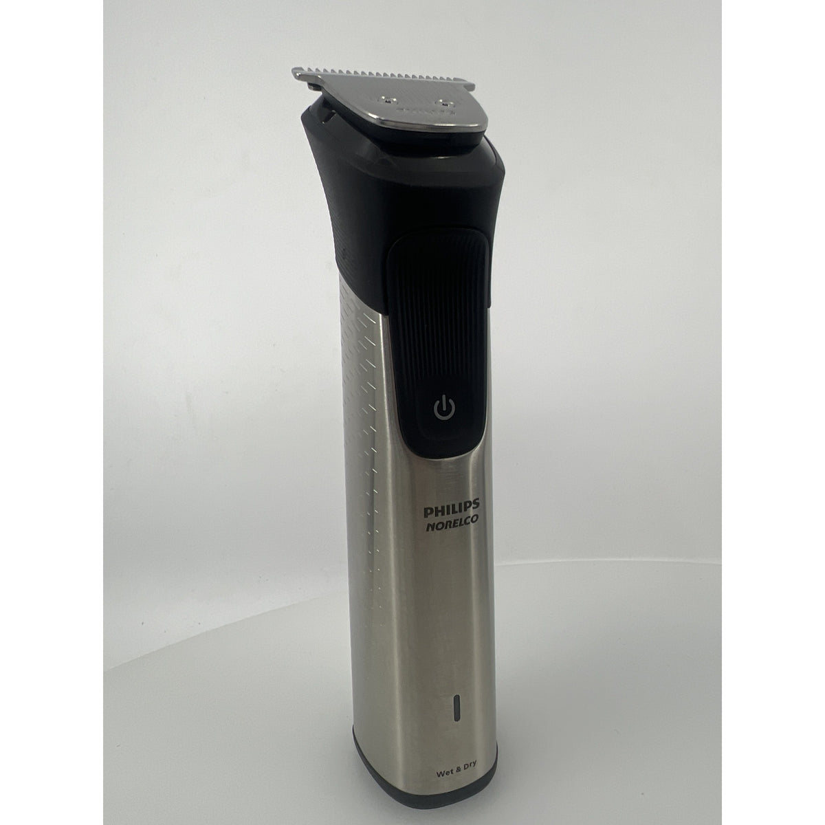 Philips Norelco Multigroom 7000 MG7910/49 19-Piece Trimmer Like New — photo 9