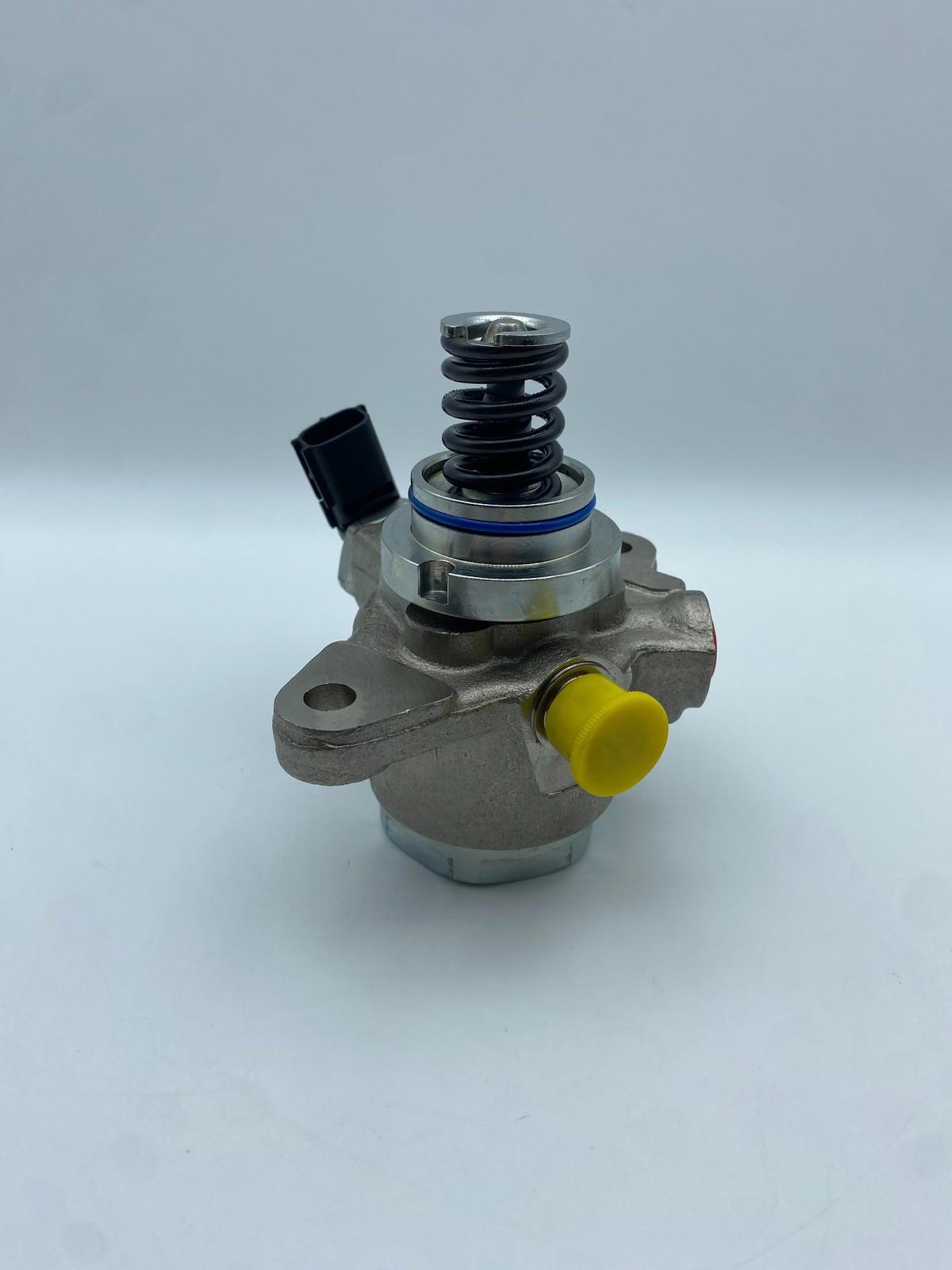 High-Pressure Fuel Pump for Infiniti M37 M56 QX56 2011-2013