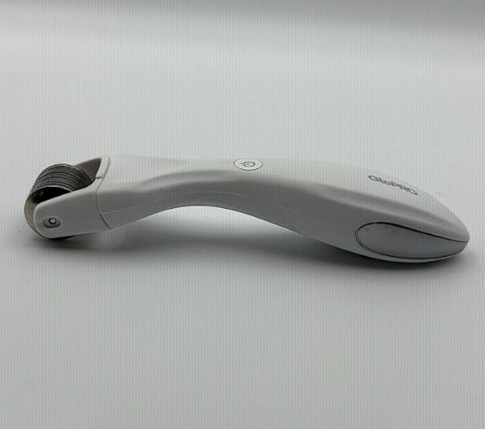 BeautyBio GloPRO At-Home Microneedling Tool