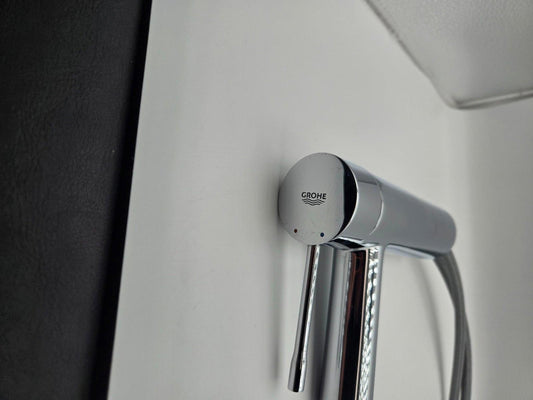GROHE 3221600A Essence, Single Hole Single-Handle S-Size Bathroom Faucet 1.2 GPM