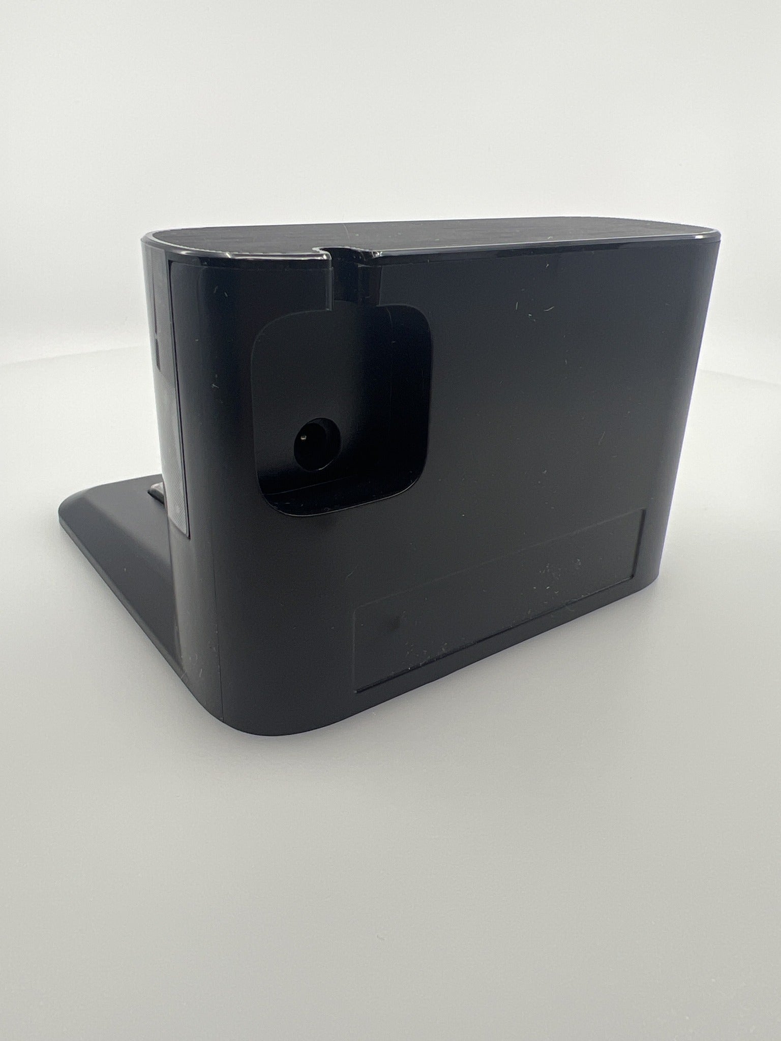 Lefant M210 Pro charging dock back with scratches
