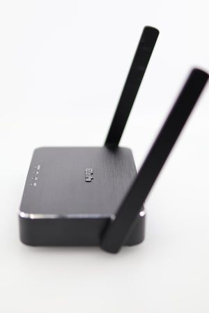 EZCast PRO Box II top view with dual antennas