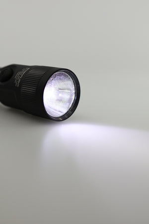 Streamlight Stinger DS LED Flashlight illuminated beam front