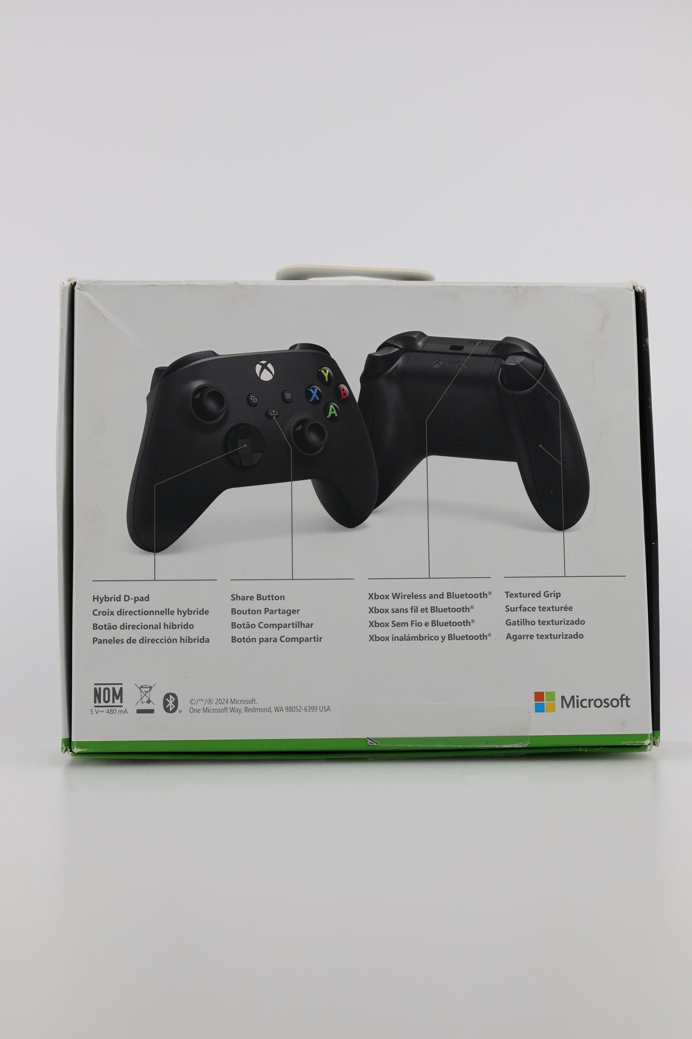 Xbox Wireless Controller Carbon Black box side detail