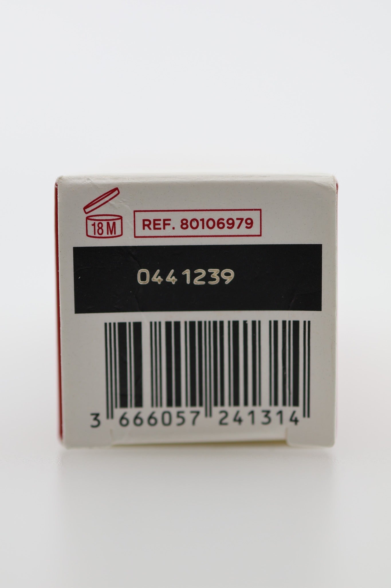 Clarins Skin Illusion Foundation box bottom barcode label