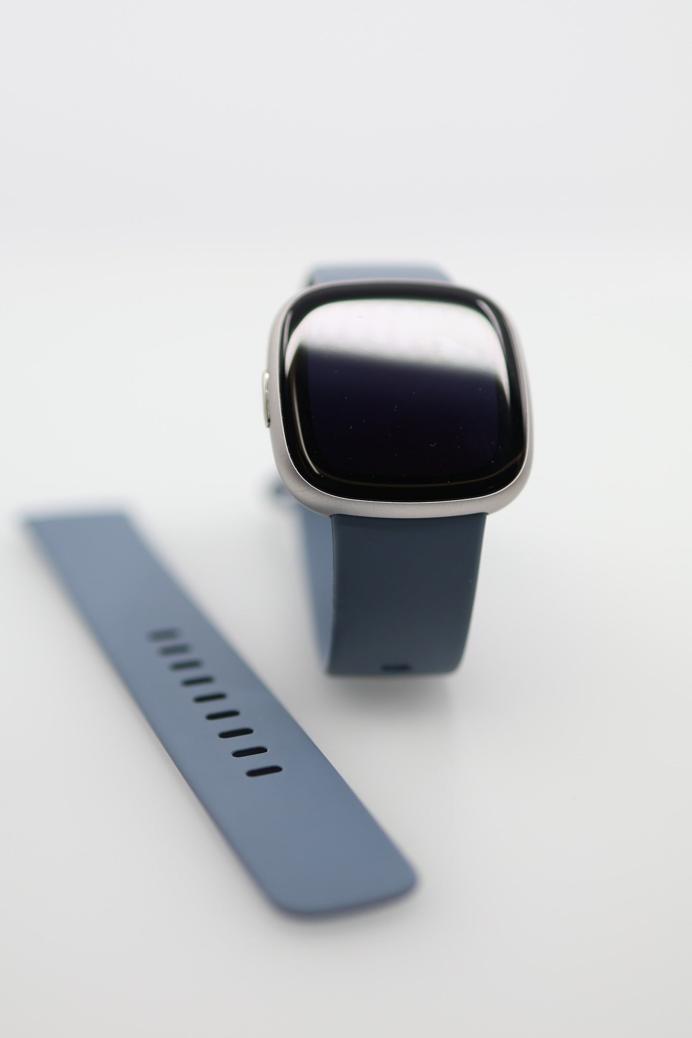Fitbit Versa 4 watch with extra band