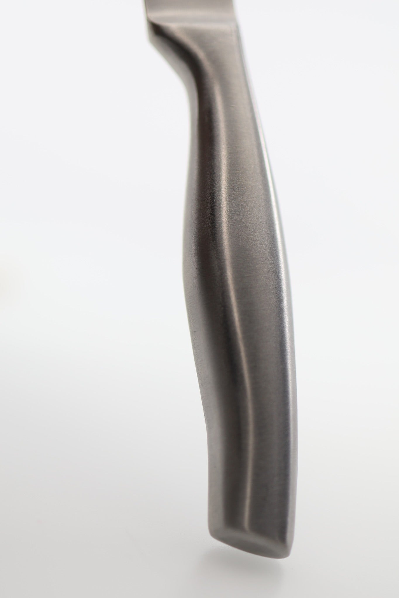 Apallas butter knife handle close-up reverse