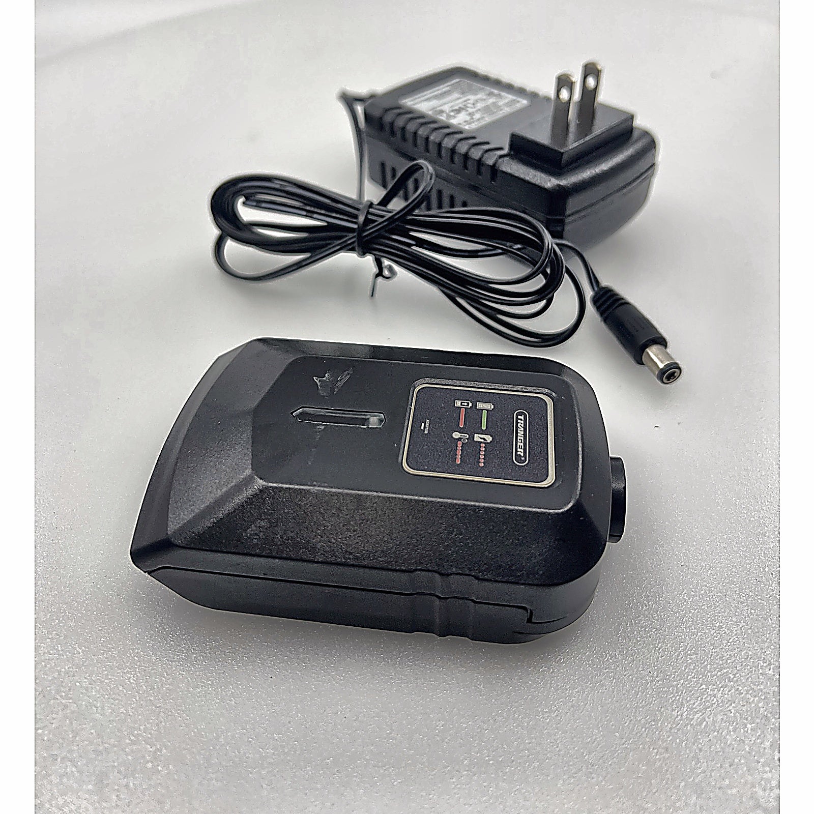 Tranger 20V charger and charging dock