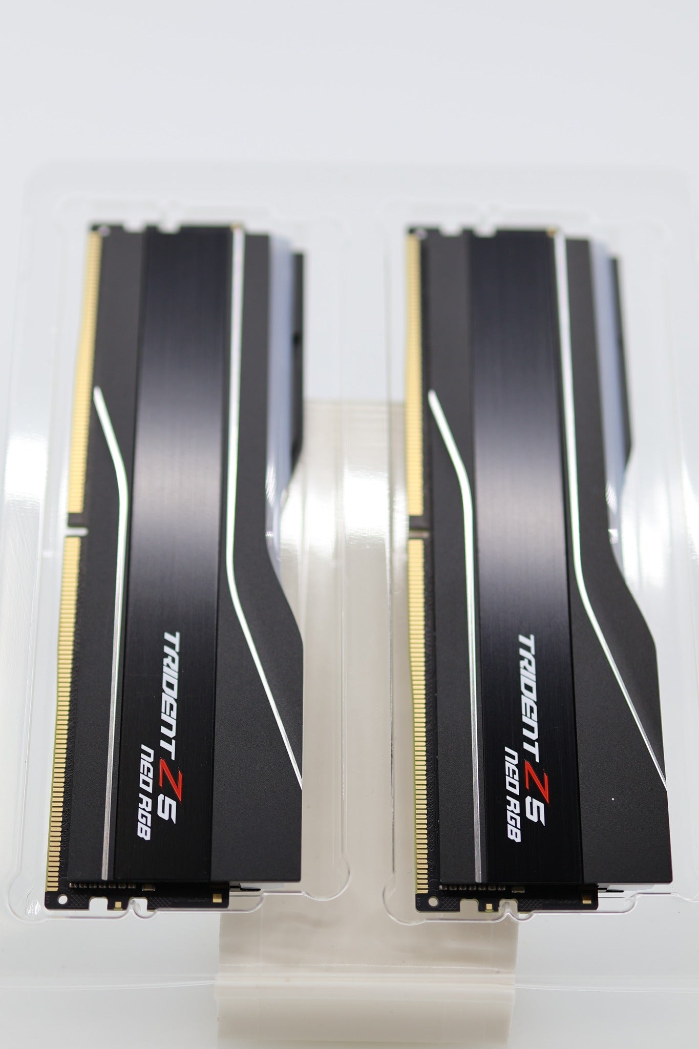 G.Skill Trident Z5 Neo RGB both DIMM sticks in tray